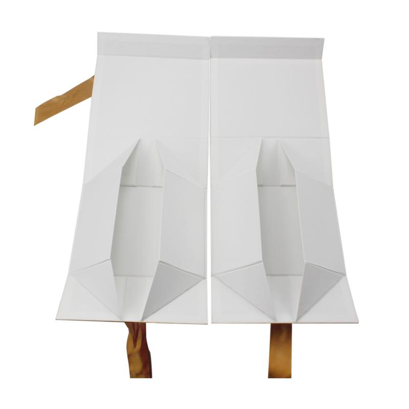 White Cardboard Gift Foldable With Magnetic Lid